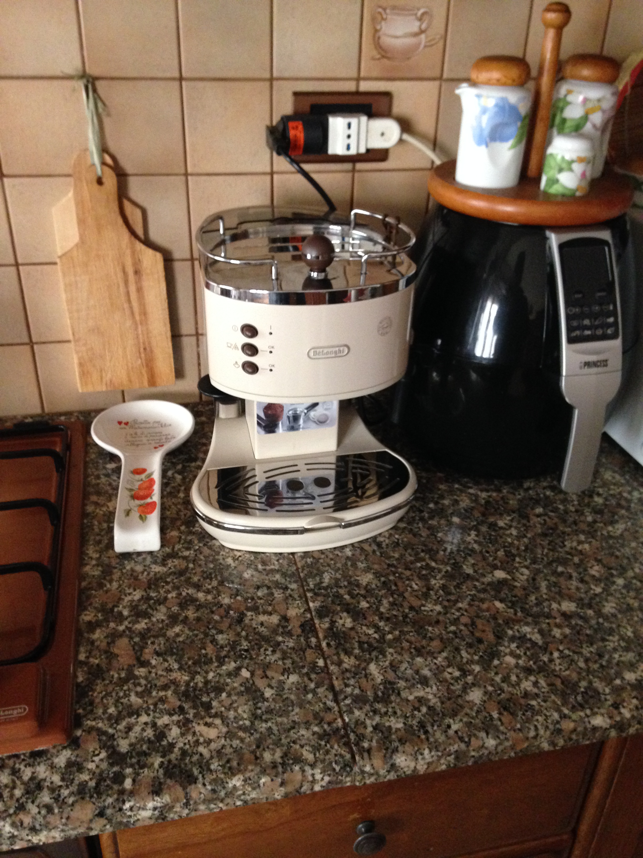 Meilleure machine à café à grain Delonghi 2026 : comparatif Magnifica, Dinamica, Rivelia, Eletta
